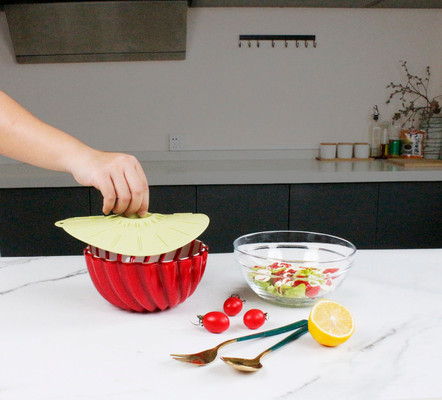 Fresh Seal Reusable Suction Lid – Small (20cm) | Eco-Friendly Silicone Food Cover