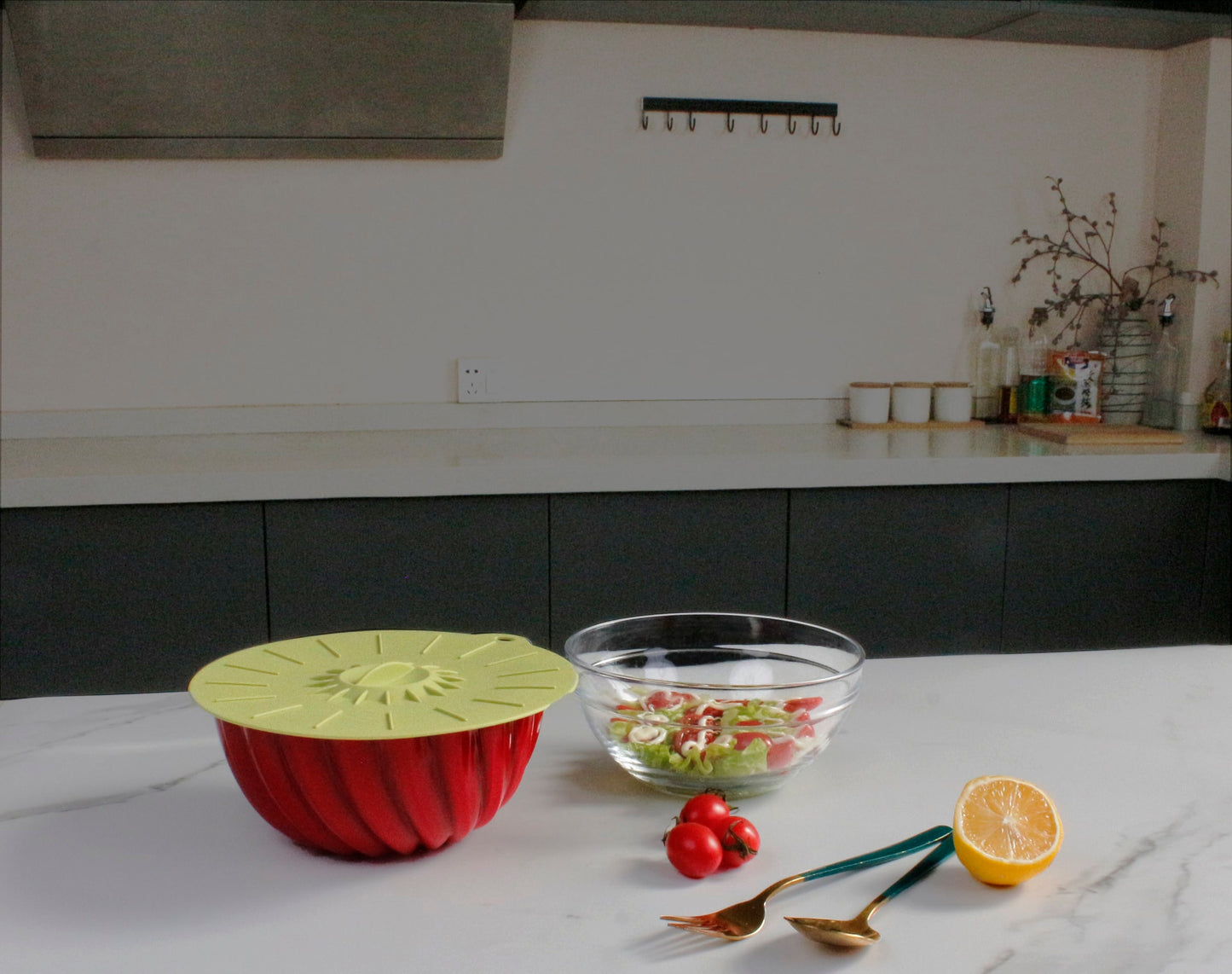 Fresh Seal Reusable Suction Lid – Large (29.5cm) | Eco-Friendly Silicone Food Cover