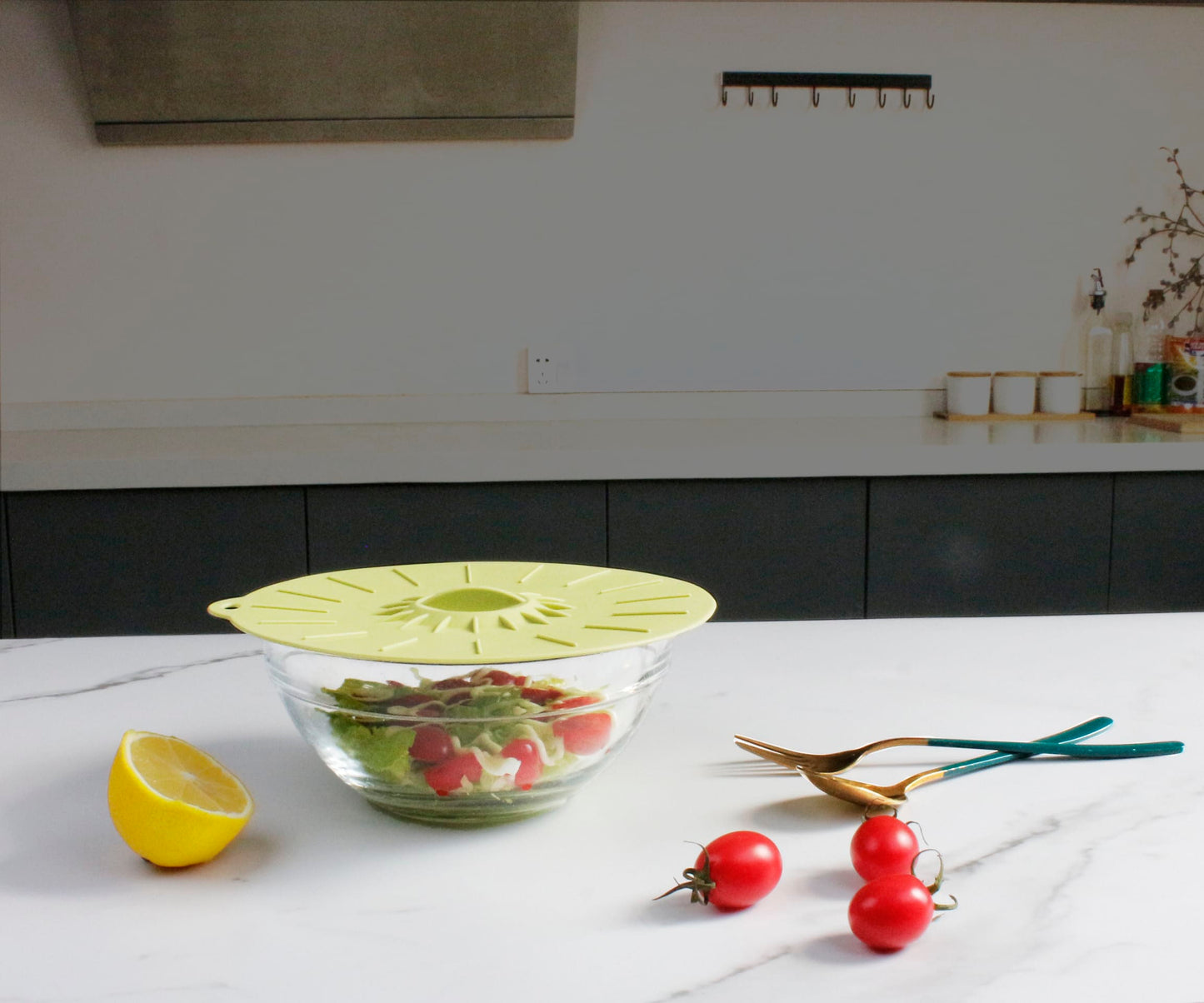Fresh Seal Reusable Suction Lid – Large (29.5cm) | Eco-Friendly Silicone Food Cover