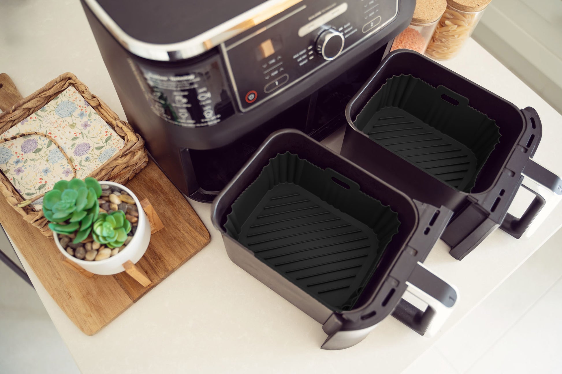 Reusable silicone air fryer liner for 9.5 L rectangular basket