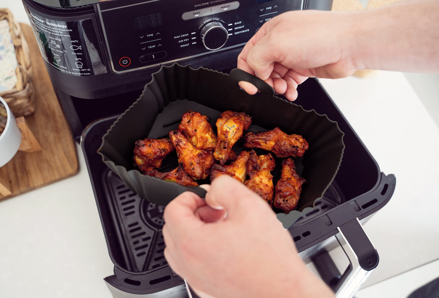 Reusable silicone air fryer liner for 9.5 L rectangular basket